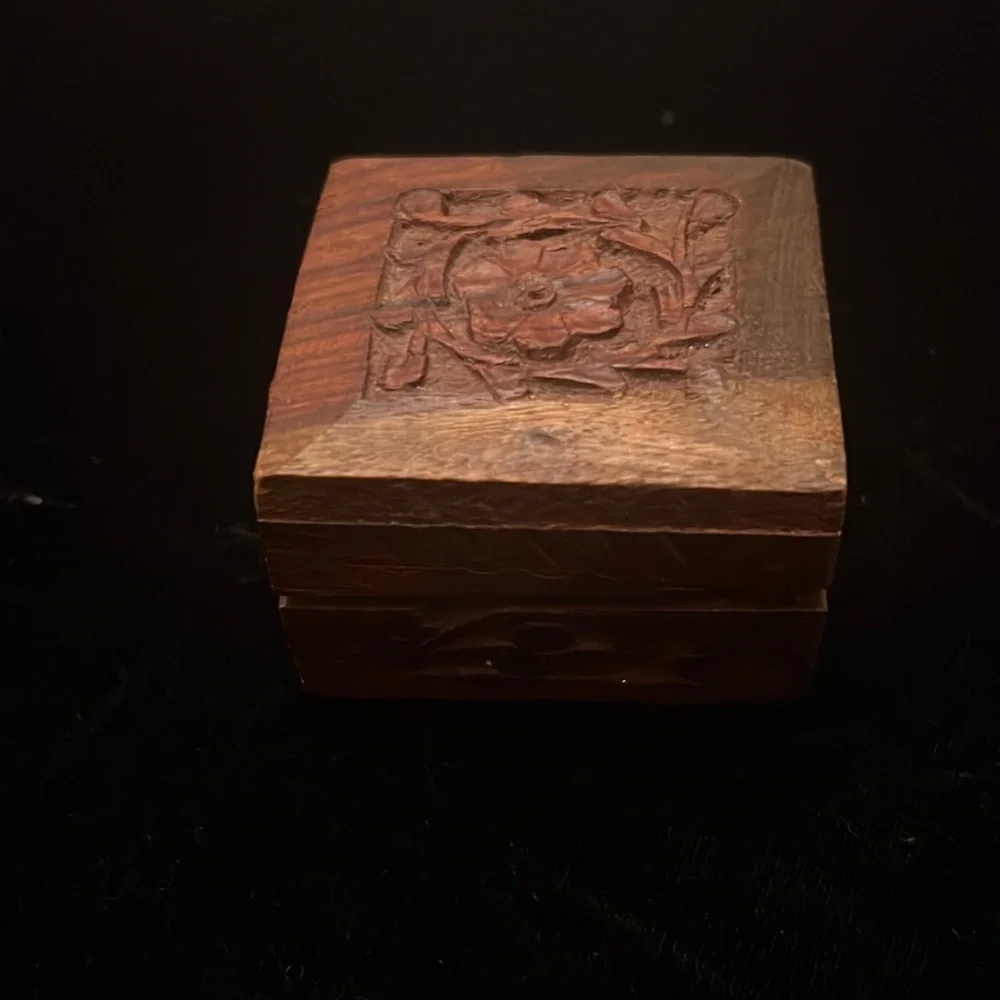VTG Handcrafted Carved Wooden Trinket Box 2.25